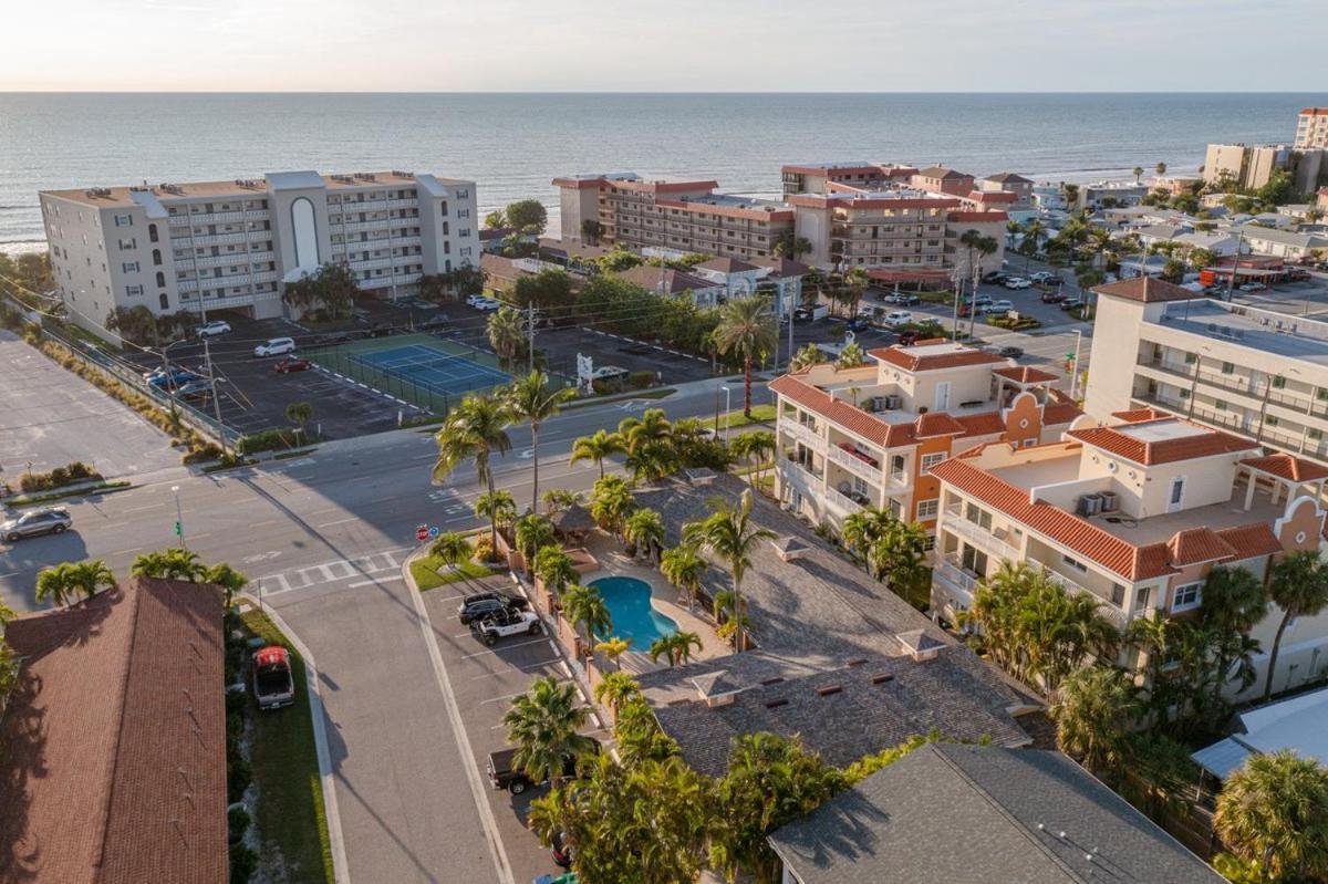 Walkable To Restaurants And Steps To The Beach! - Coconut Villa'S Suite 10 St. Pete Beach Exterior foto