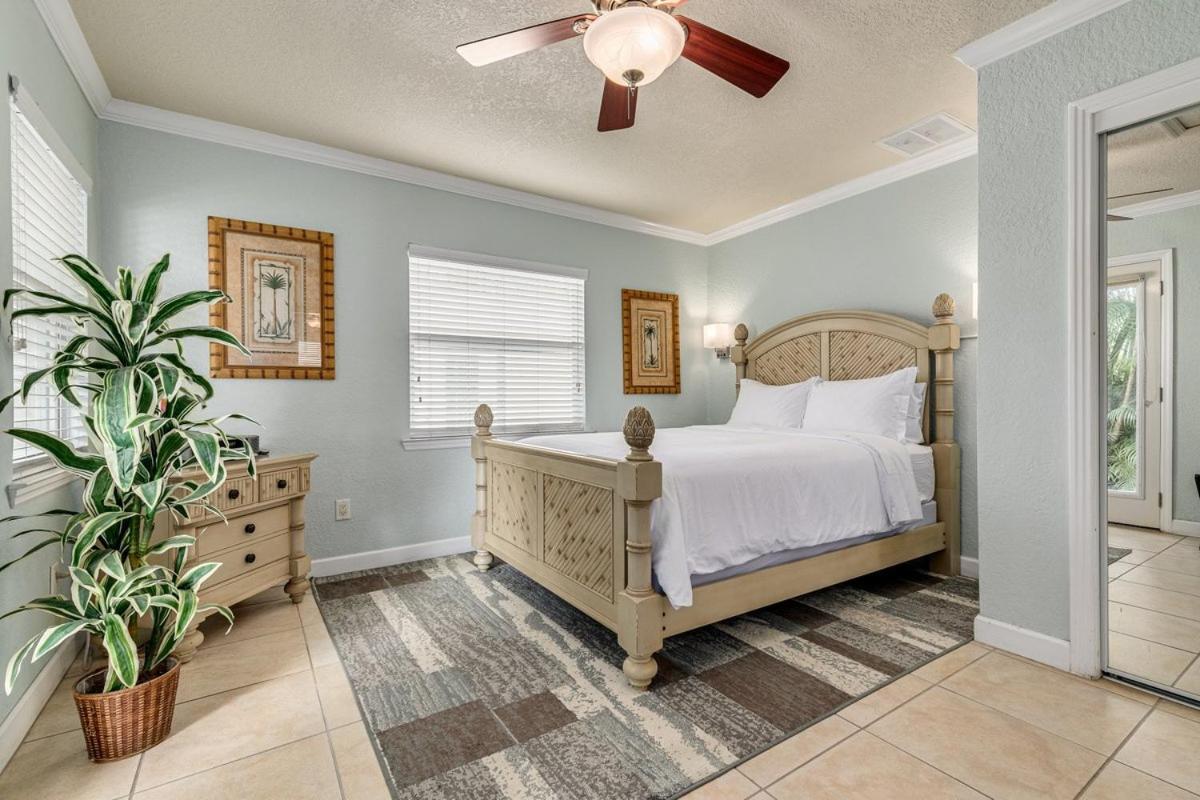 Walkable To Restaurants And Steps To The Beach! - Coconut Villa'S Suite 10 St. Pete Beach Exterior foto